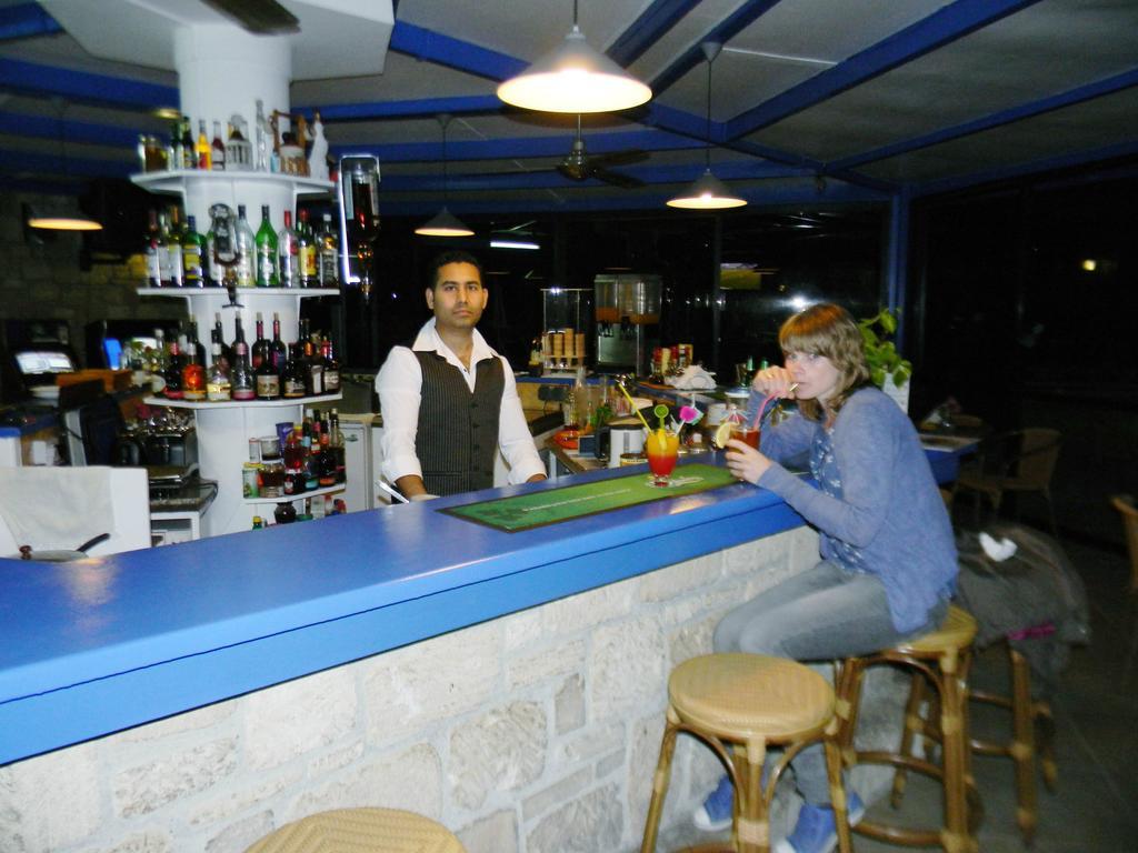 Hilltop Gardens Hotel Apartments Paphos Ngoại thất bức ảnh