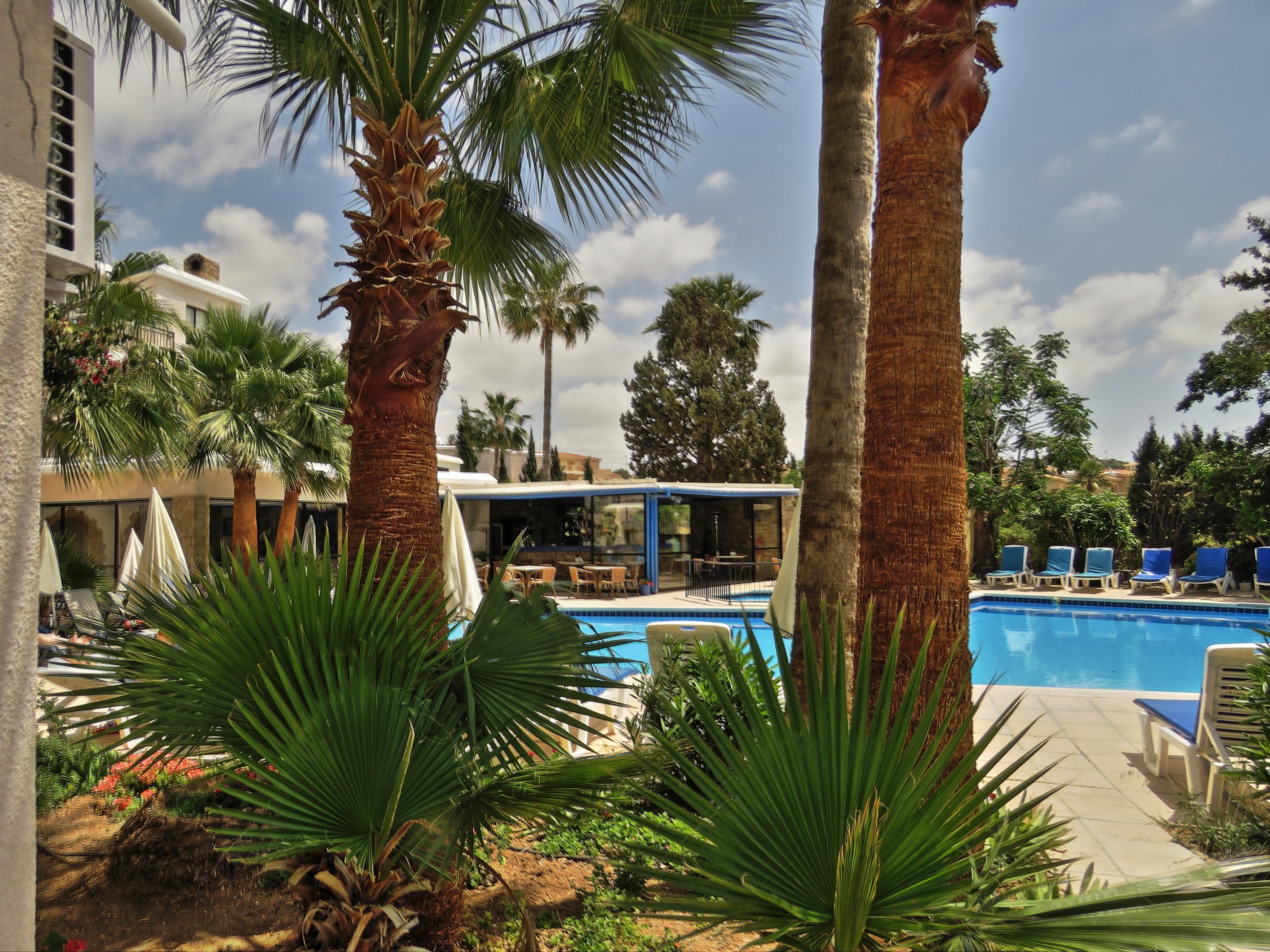 Hilltop Gardens Hotel Apartments Paphos Ngoại thất bức ảnh