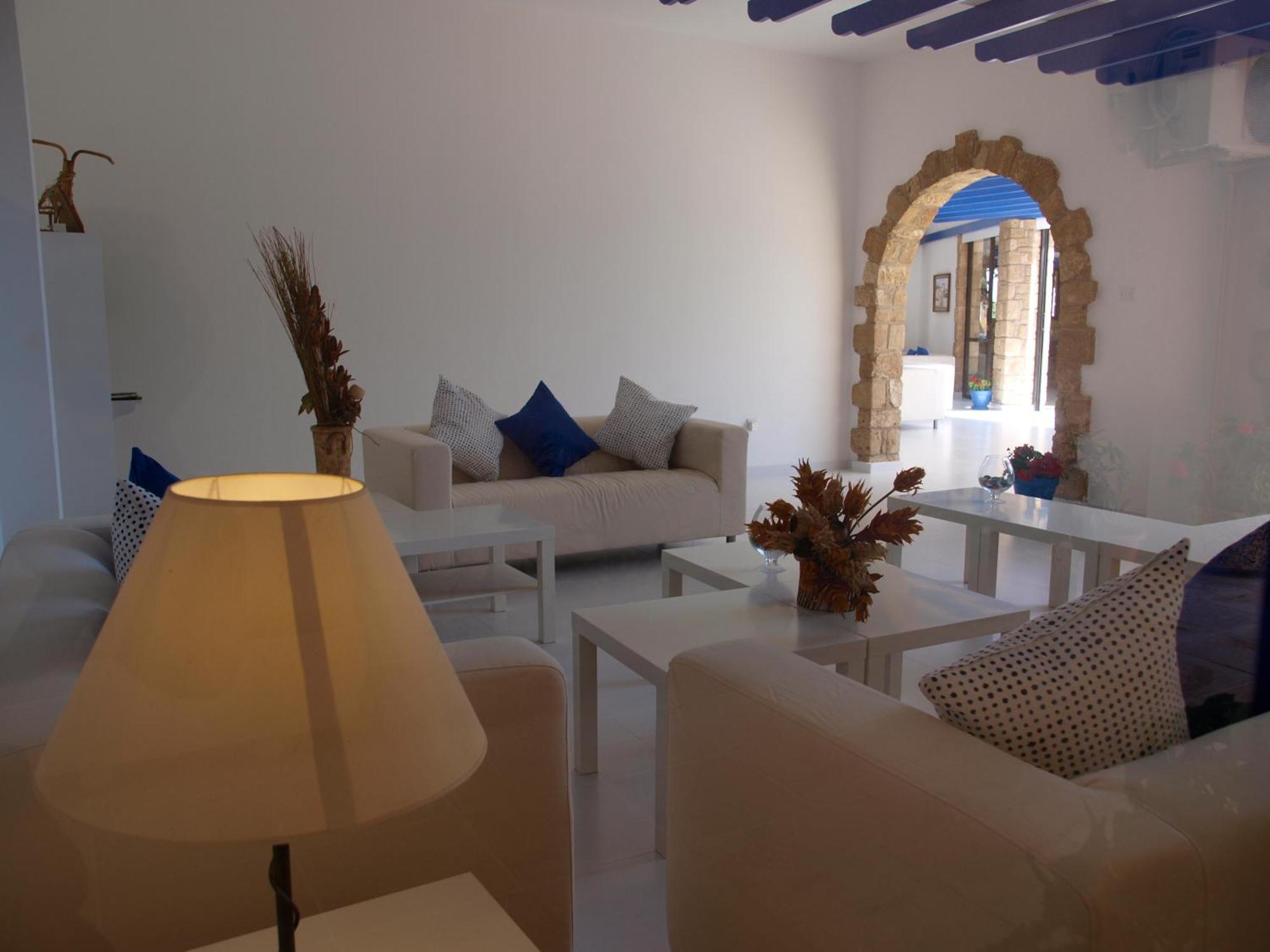 Hilltop Gardens Hotel Apartments Paphos Ngoại thất bức ảnh