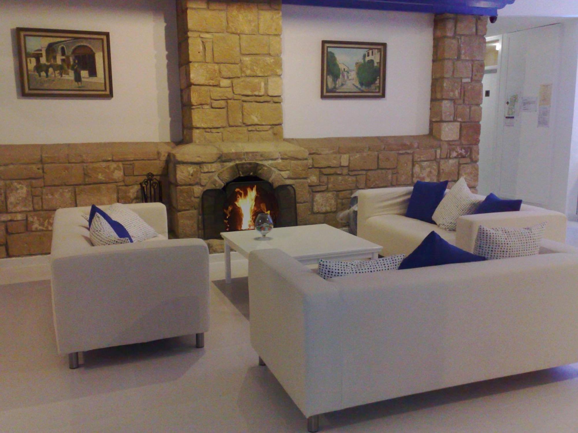 Hilltop Gardens Hotel Apartments Paphos Ngoại thất bức ảnh