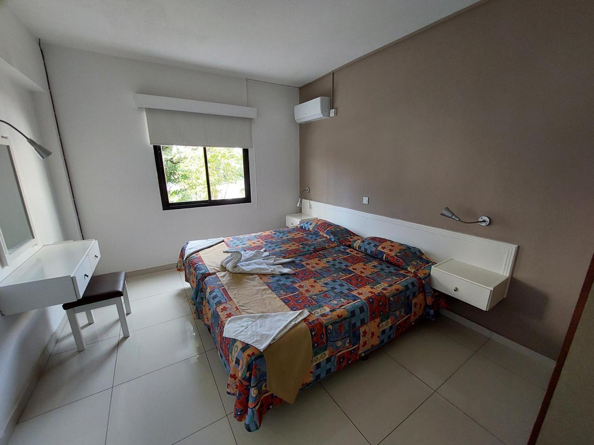 Hilltop Gardens Hotel Apartments Paphos Ngoại thất bức ảnh