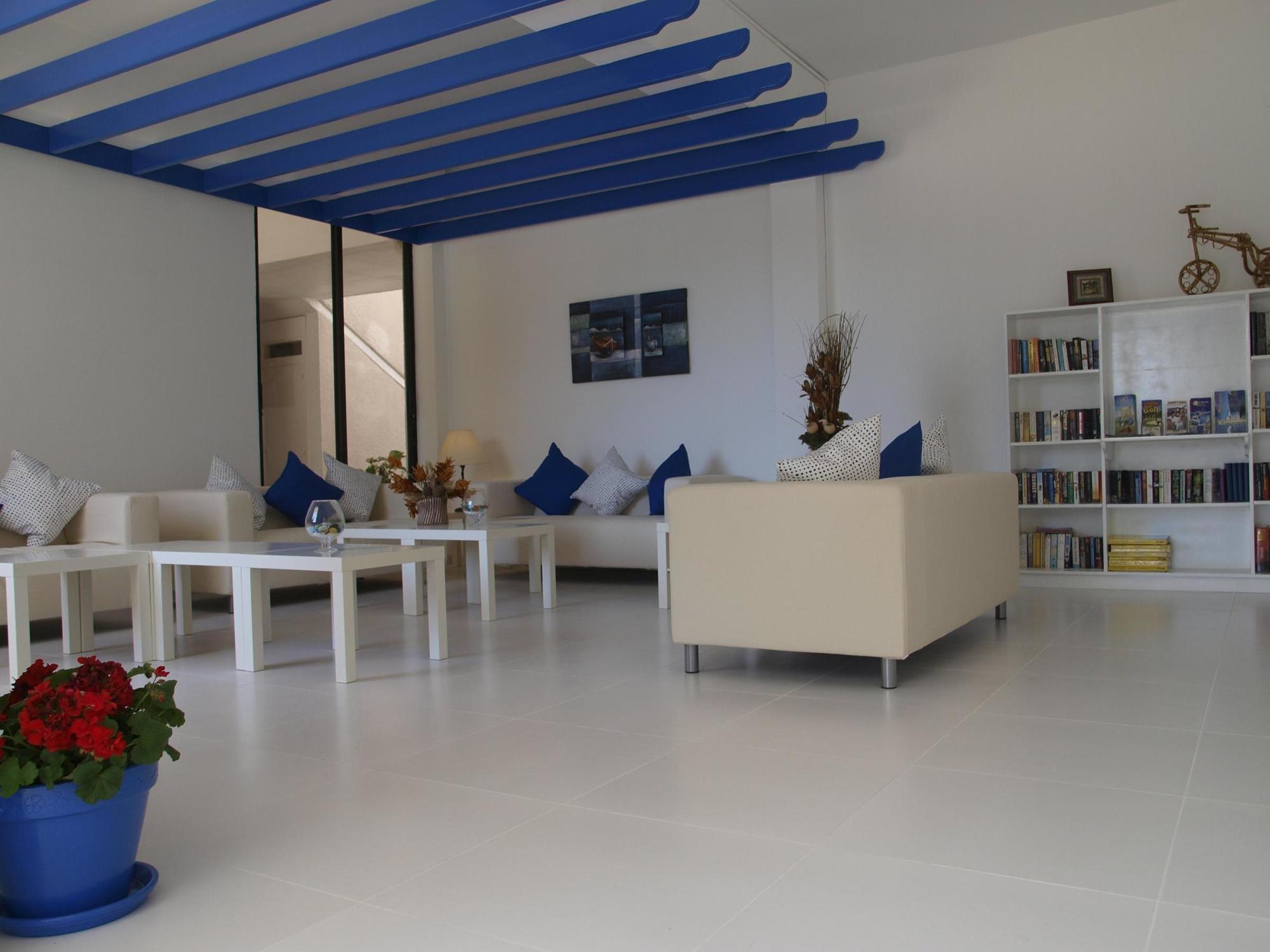 Hilltop Gardens Hotel Apartments Paphos Ngoại thất bức ảnh
