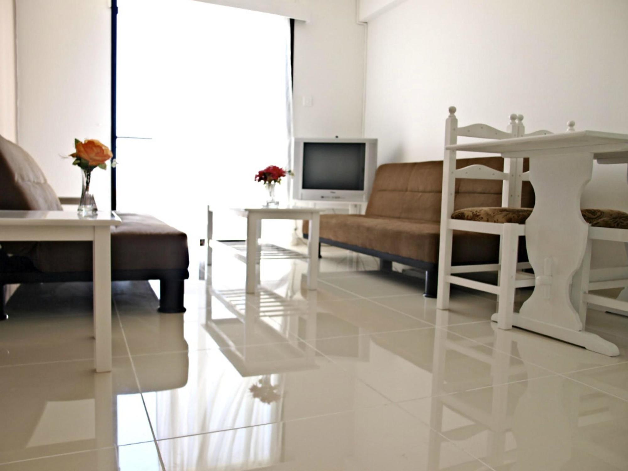 Hilltop Gardens Hotel Apartments Paphos Ngoại thất bức ảnh