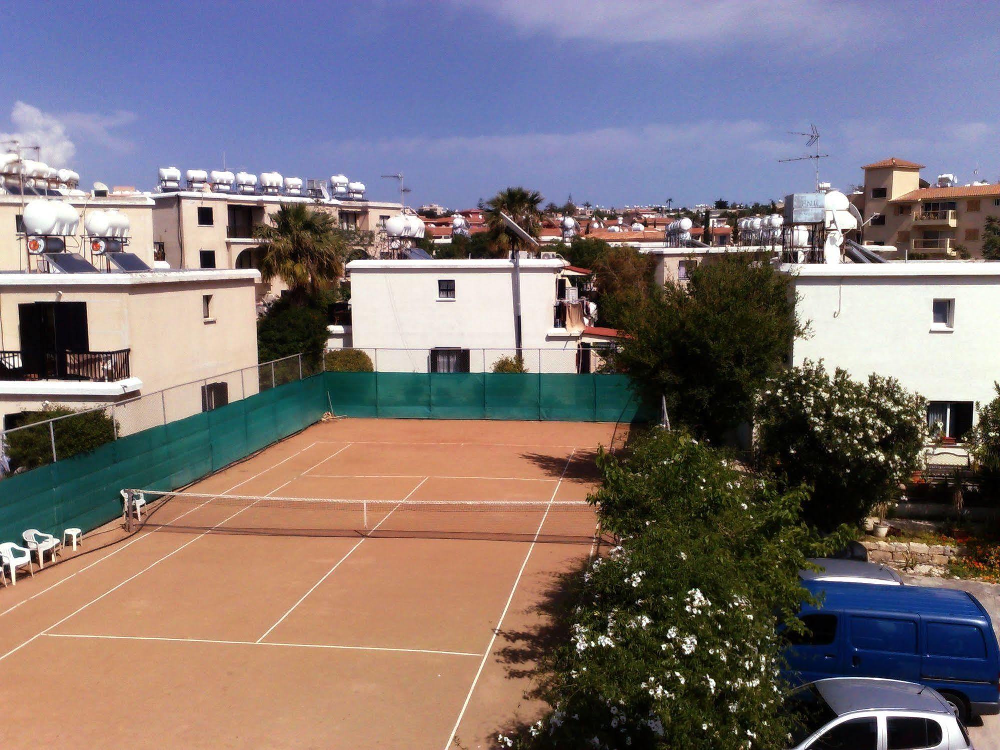 Hilltop Gardens Hotel Apartments Paphos Ngoại thất bức ảnh
