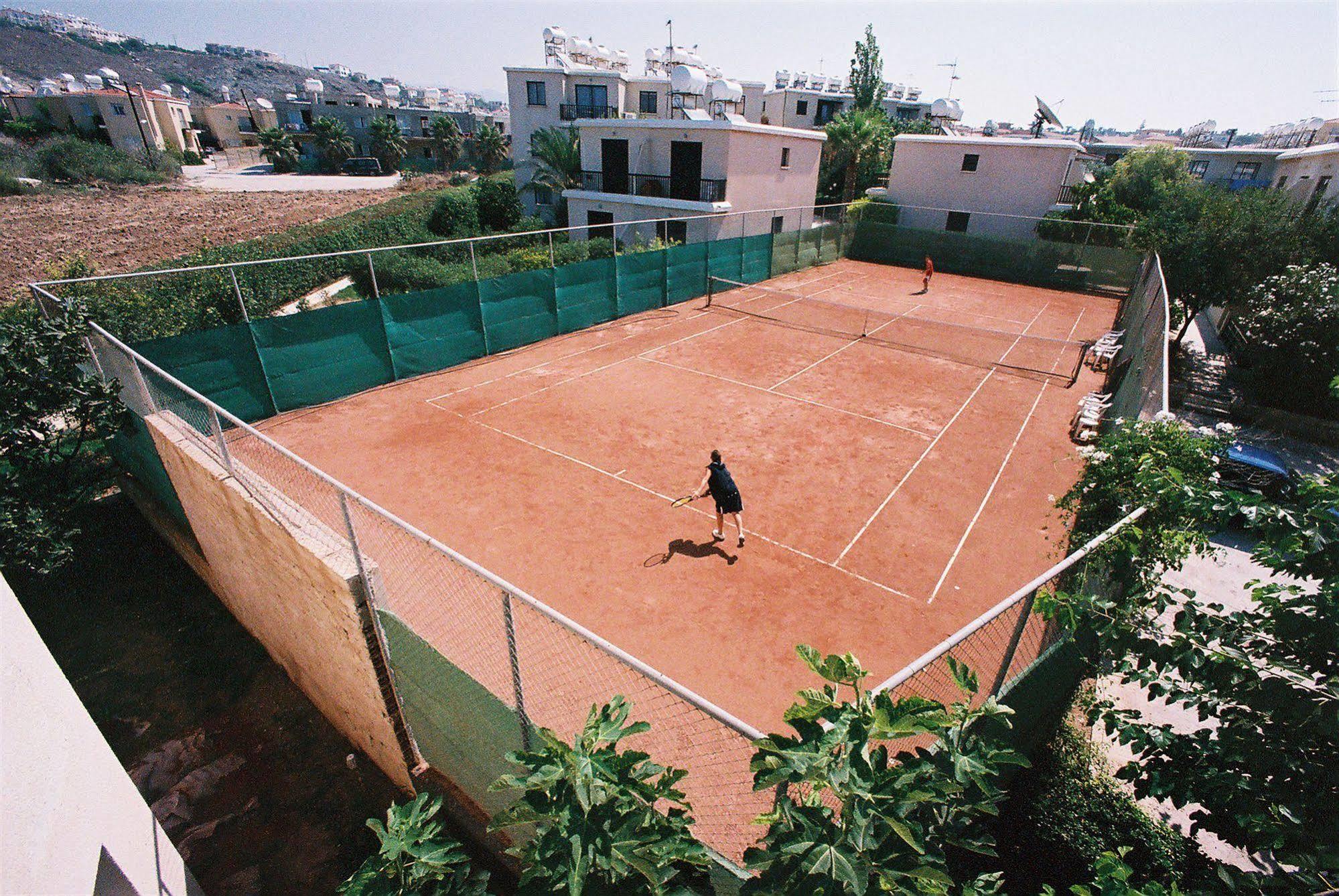 Hilltop Gardens Hotel Apartments Paphos Ngoại thất bức ảnh