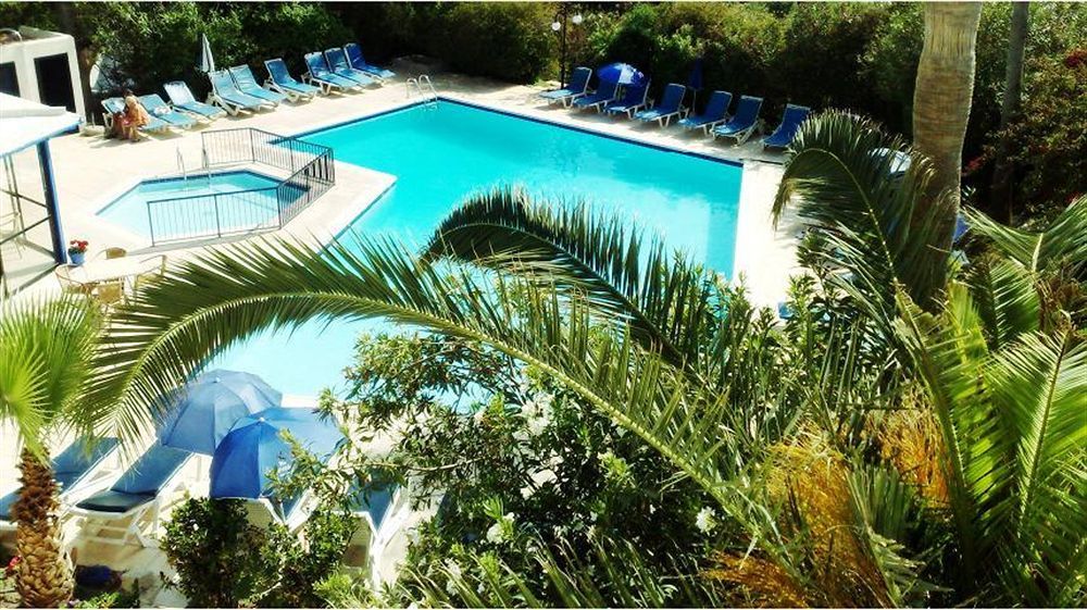 Hilltop Gardens Hotel Apartments Paphos Ngoại thất bức ảnh